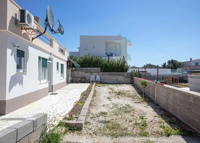 By The Sea Stupin Celine, - 21279 * Rogoznica (Sibenik-Knin)